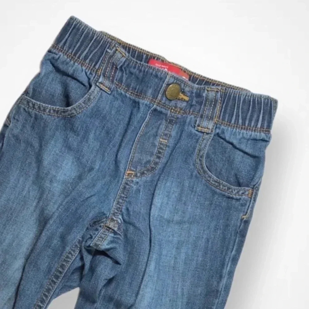 Old Navy Regular Standard Jeans - Picture 2 of 5